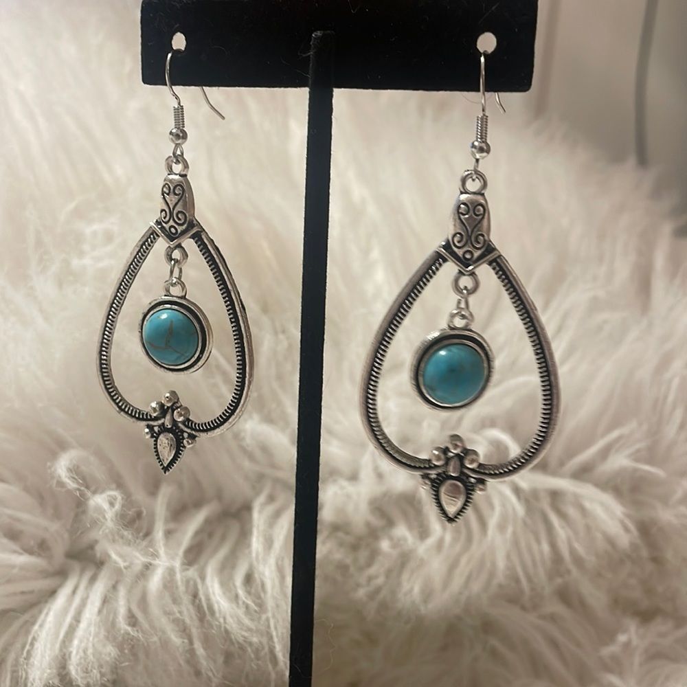 🍍Western turquoise tear drop earrings
